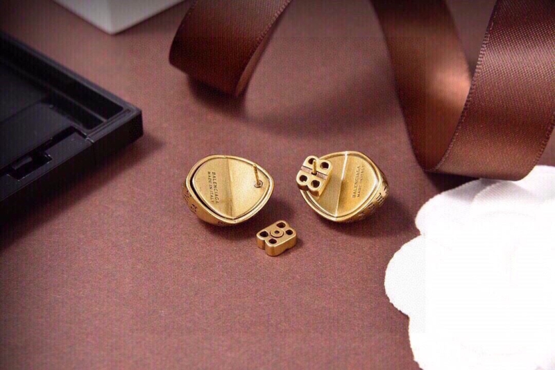 Ba1en*iaga earrings